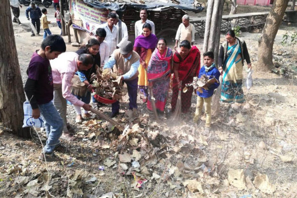 हनुमानडोल में फैंसिंग और रैलिंग की है जरूरत:साहू,  हनुमानडोल मंदिर में चलाया स्व'छता अभियान