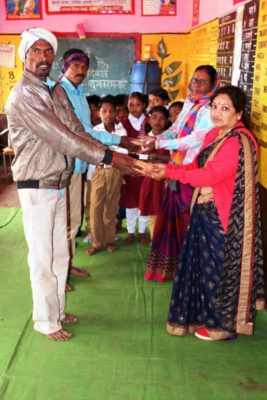 उत्कृष्ट कार्य के लिए शिक्षिकांए हुई सम्मानित